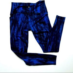 Lululemon royal blue/black high rise leggings size L (8-10)